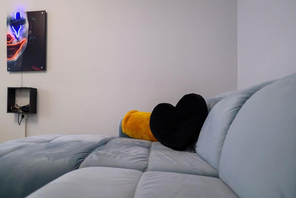 Fresh Spicy 1bd Amusement Arcade Apartment